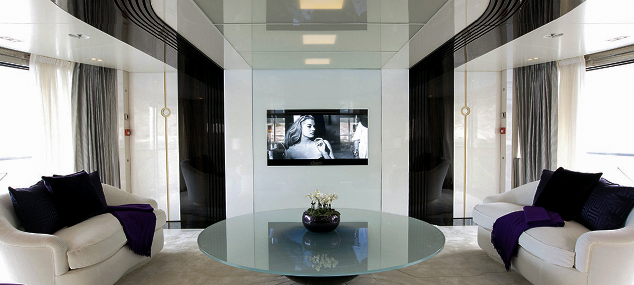 46.0‘‘ Glass TV for commercial application, installed in a marine environment @ Quinta Essentia in Netherlands.